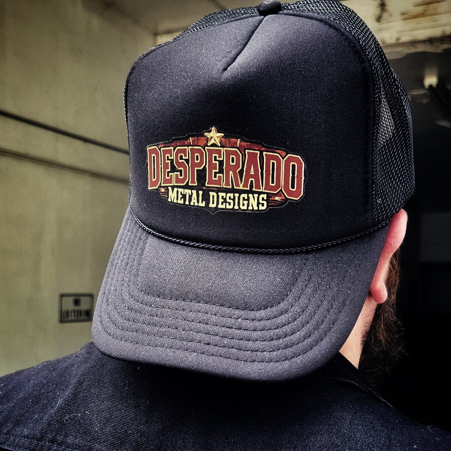DMD Saloon Trucker