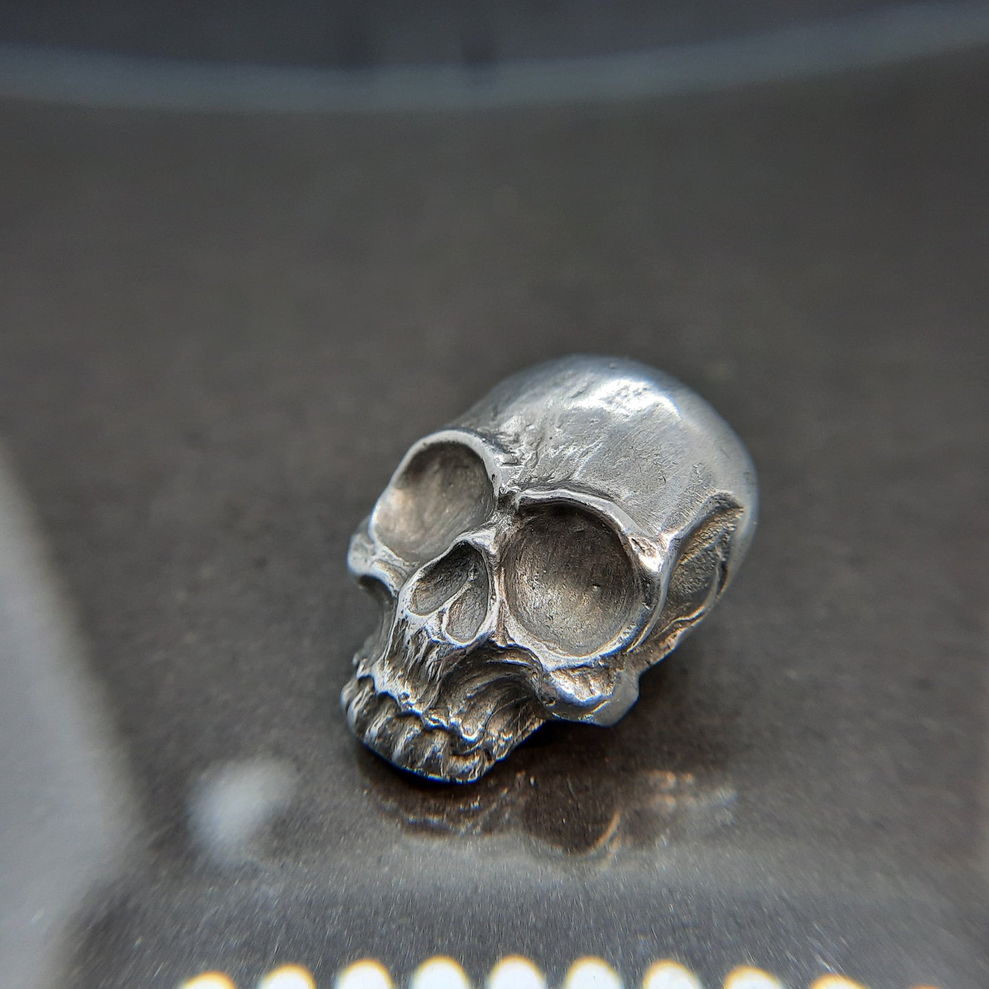 Half skull Pin