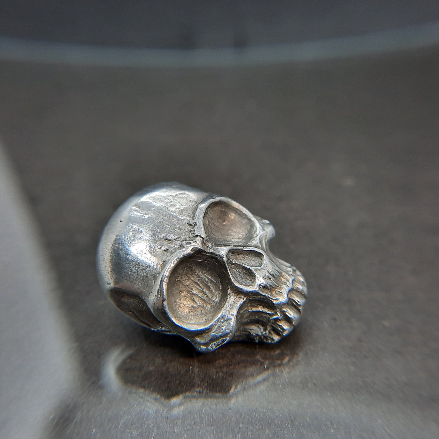 Half skull Pin