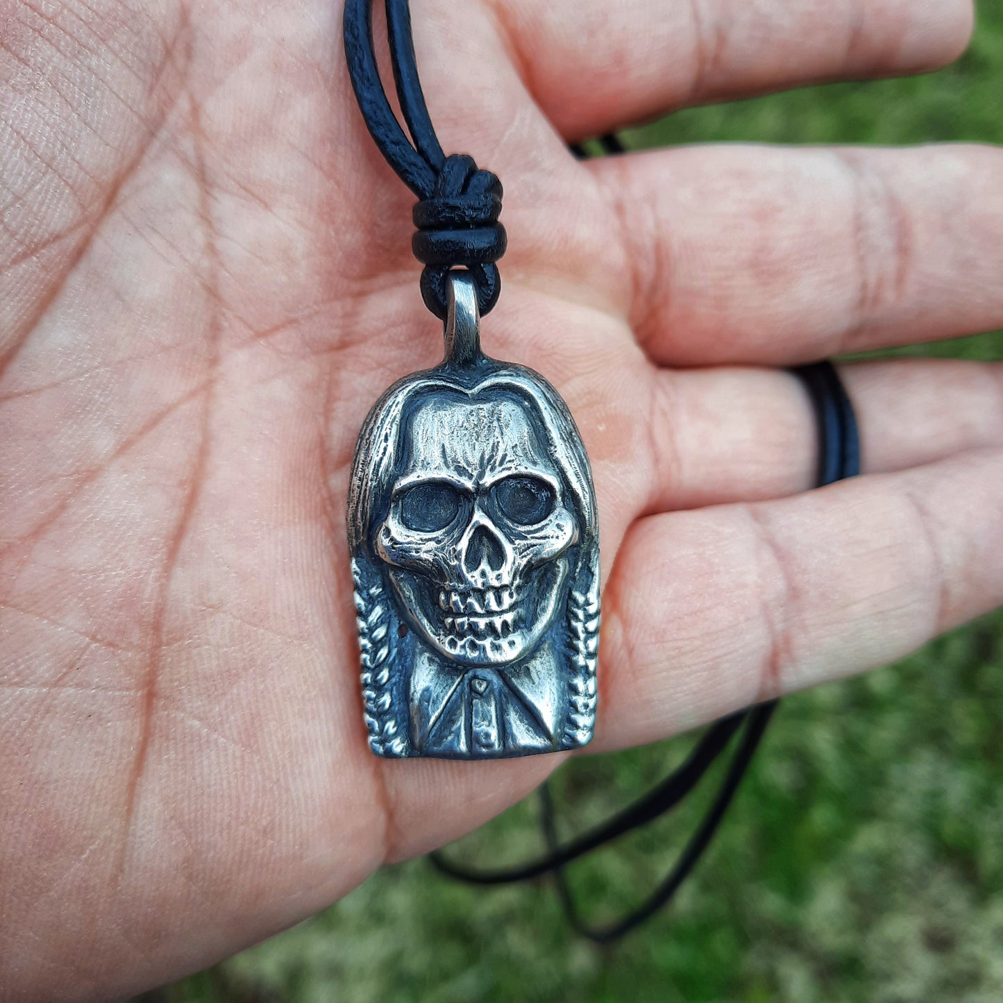 Ghoul girl Skull